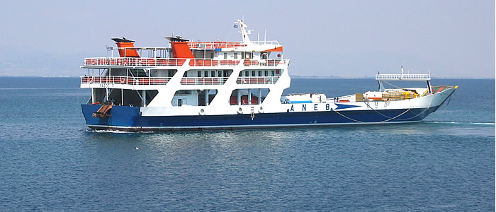 Grčka leto 2010 Zahvaljujući prirodnim lepotama  Neos Marmaras predstavlja veoma popularno turističko mesto za letovanje . Izgrađen  je na tri brežuljka pokrivena maslinjacima i borovom šumom, koja ovom mestu omogućuje...
